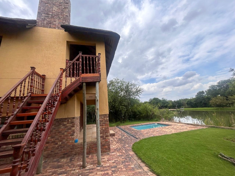 4 Bedroom Property for Sale in Boschenvaal River Front Lodges Free State